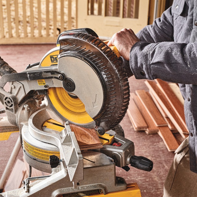 SIERRA ACOLILLADORA DeWALT+ DISCO ALUMINIO 10" DWS713-B3A
