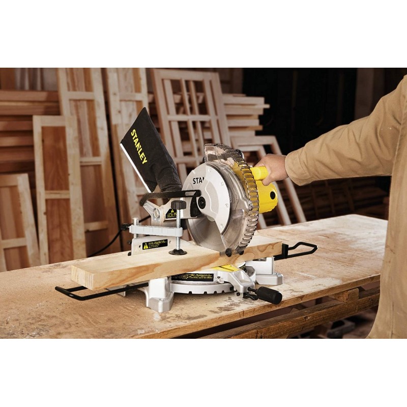 INGLETEADORA PROFESIONAL 10" 5500RPM/1650W STANLEY SM16-B3