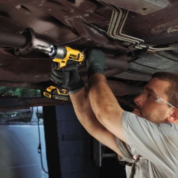 LLAVE DE IMPACTO DE 3/8 PULG DEWALT DCF813S2