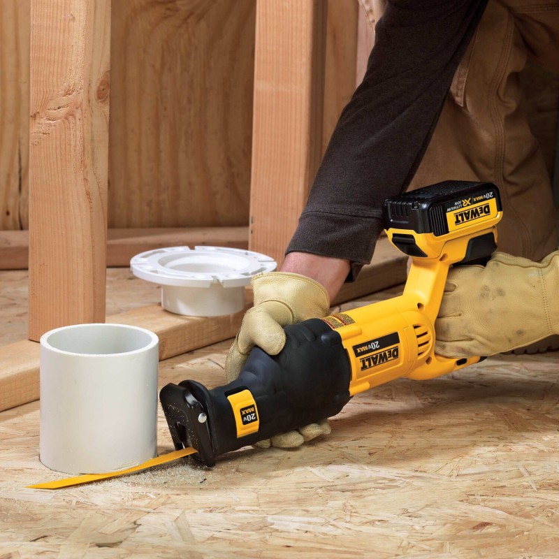 SIERRA SABLE INALAMBRICA 20V DEWALT DCS380P1