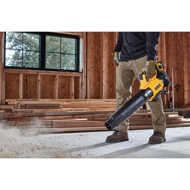 KIT SOPLADOR INALÁMBRICO DEWALT 20V BL CON BATERÍA DCBL722P1