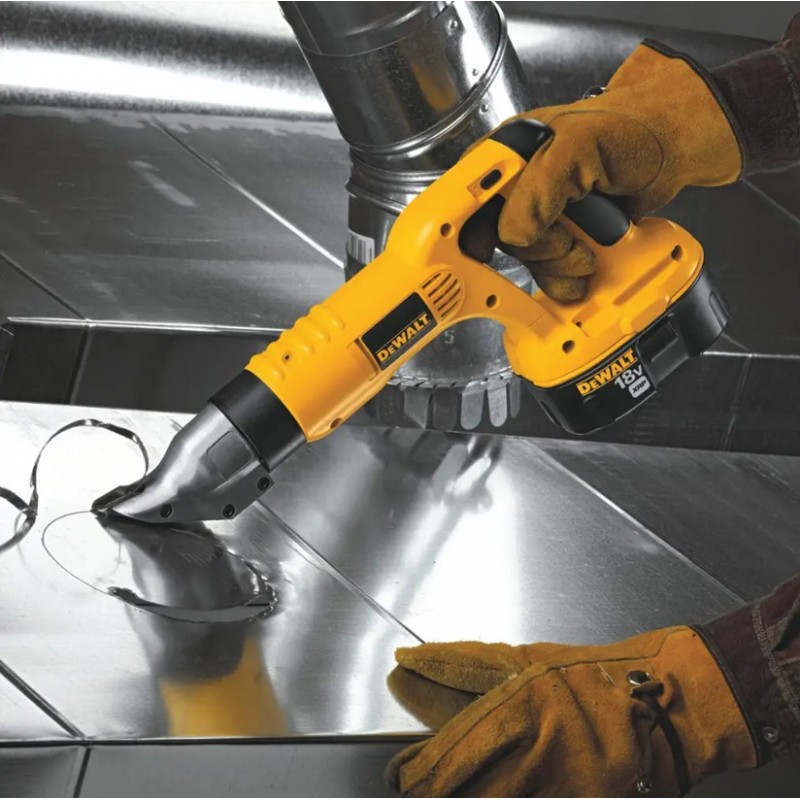 CIZALLA INALAMBRICA DEWALT 18G CABEZA GIRATORIA DCS491B